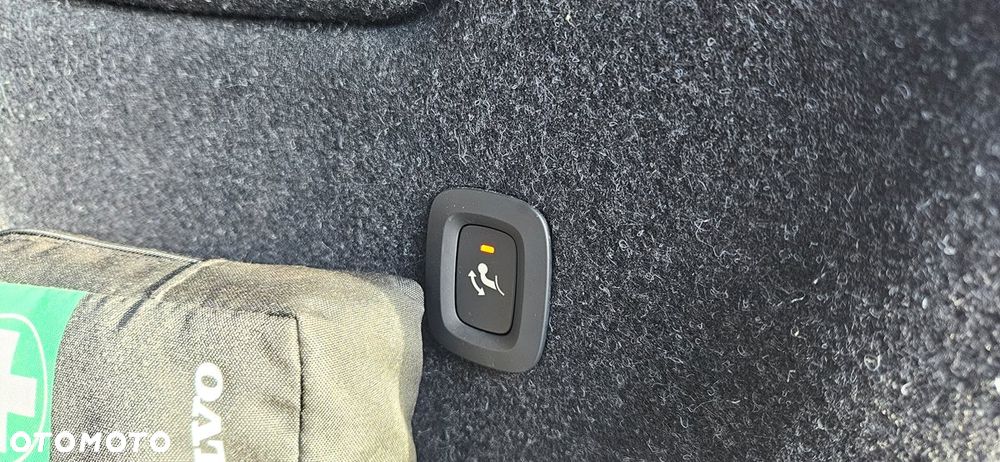 Volvo XC 40 T3 Geartronic Momentum Pro - 20