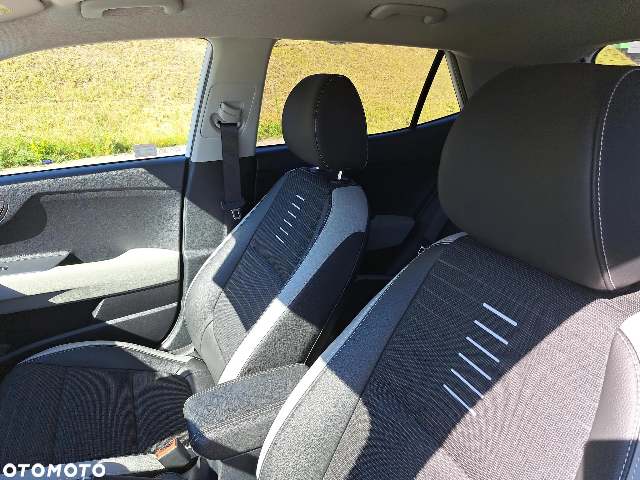Kia Stonic 1.2 L Business Line - 12