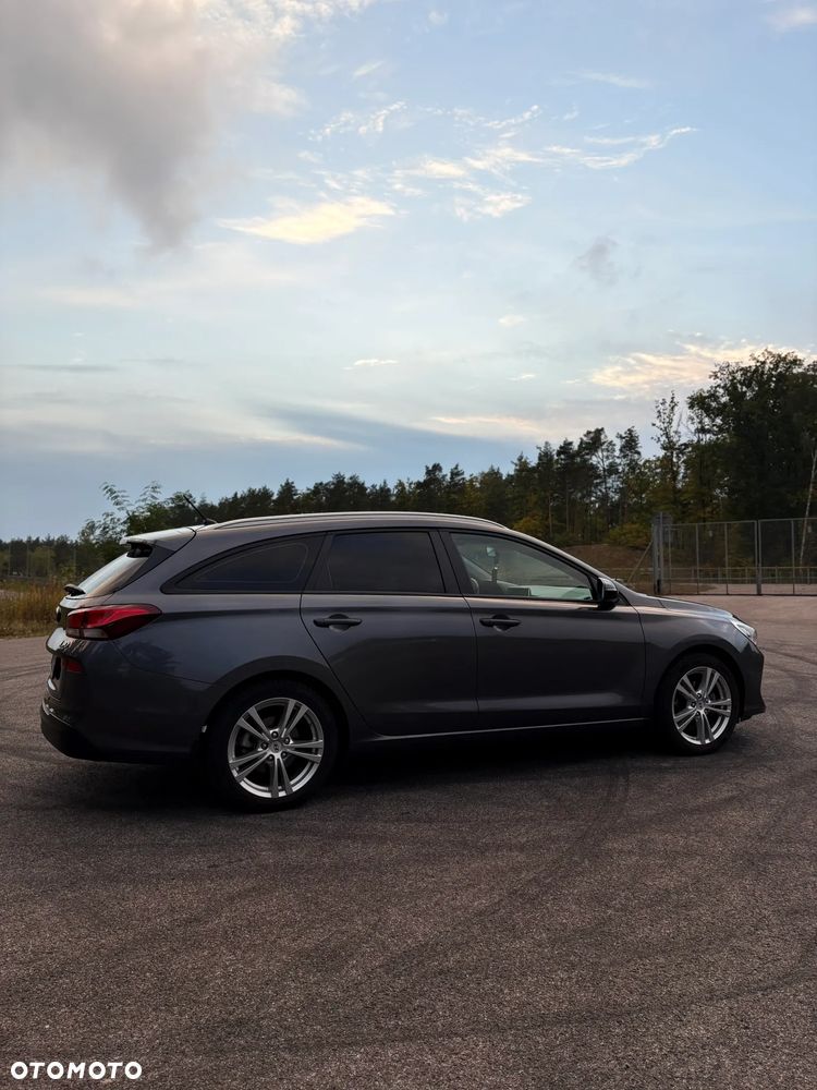 Hyundai i30 1.4 Classic + - 10