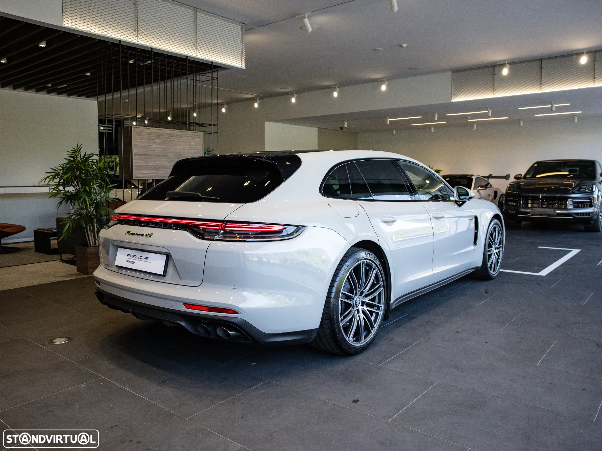 Porsche Panamera Sport Turismo 4S E-Hybrid - 7