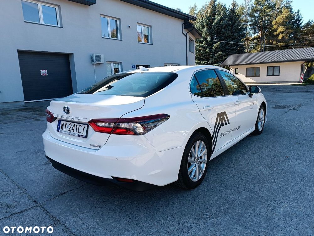 Toyota Camry - 5