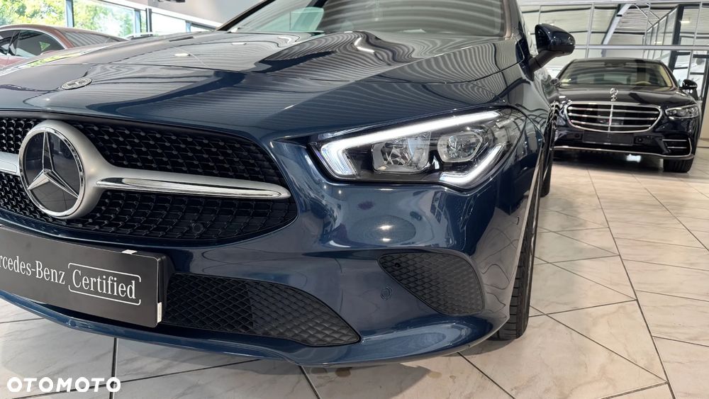 Mercedes-Benz CLA 180 Progressive 7G-DCT - 7