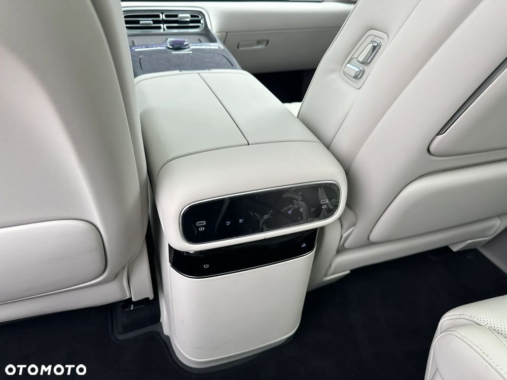 Geely M9 - 36