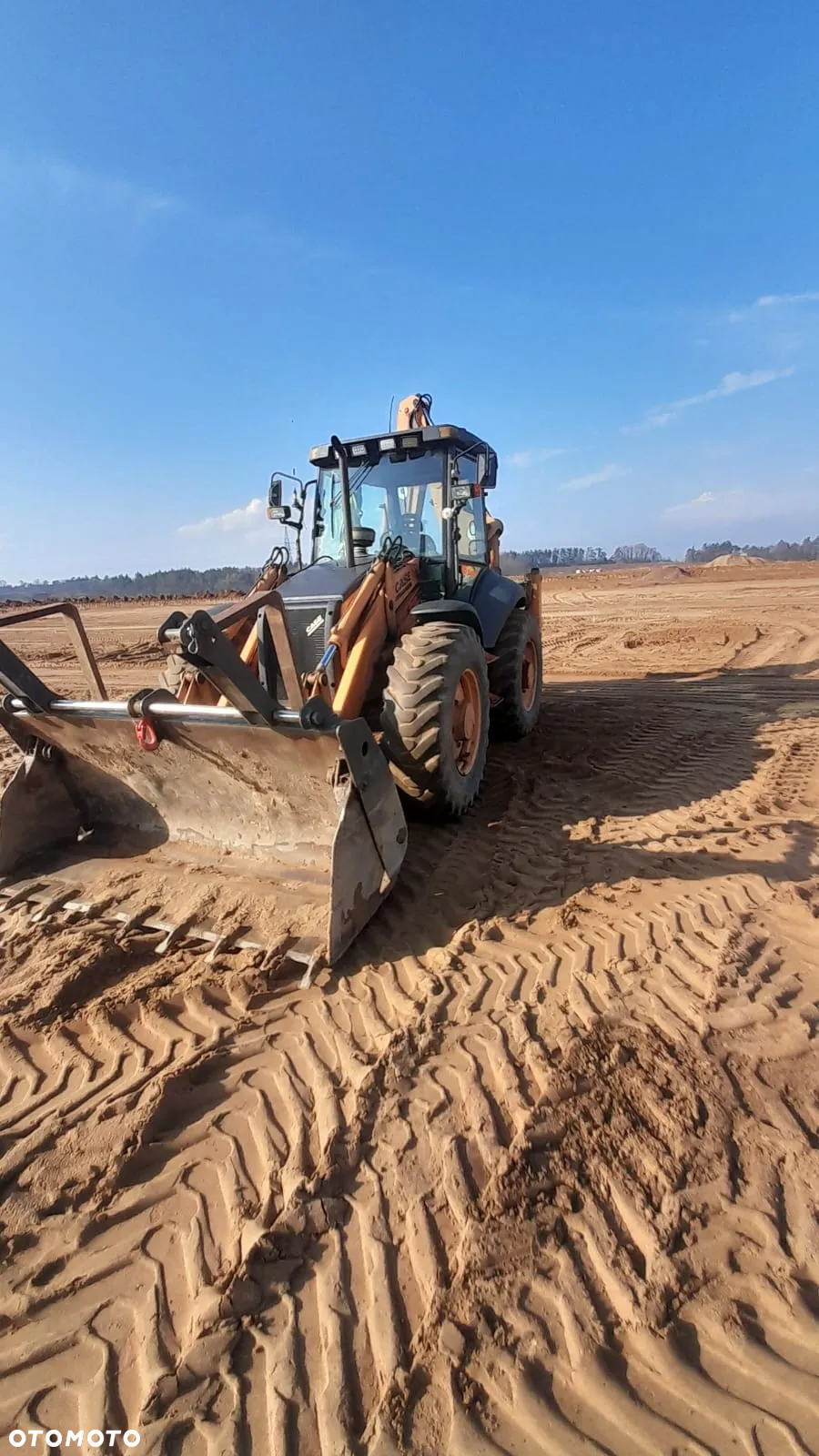 Case 695R - 2
