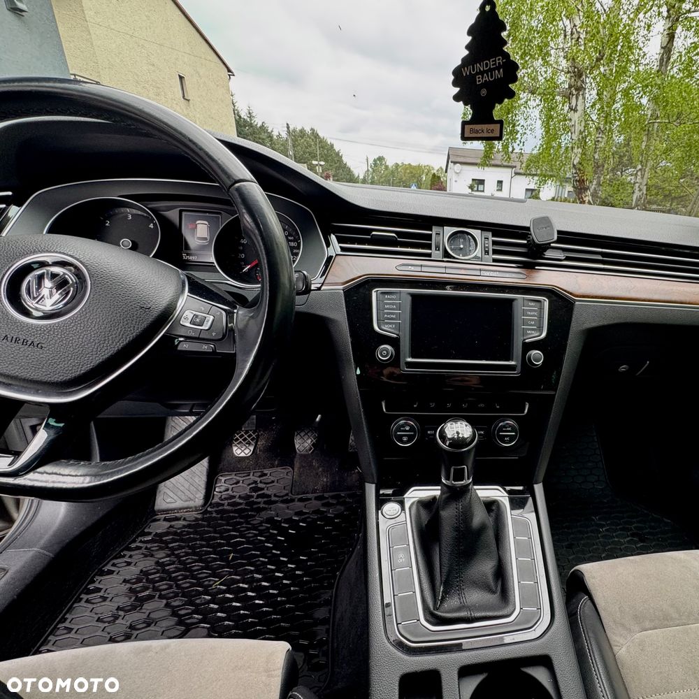 Volkswagen Passat 2.0 TDI SCR Highline - 10