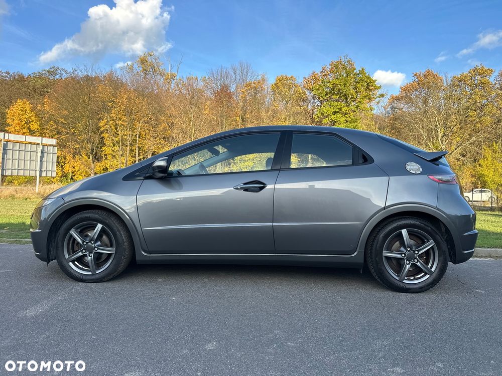 Honda Civic 1.8i-VTEC Automatik Executive - 9