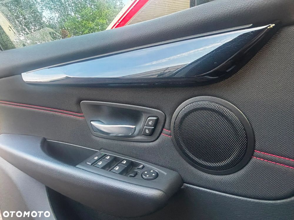 BMW Seria 2 218d - 33