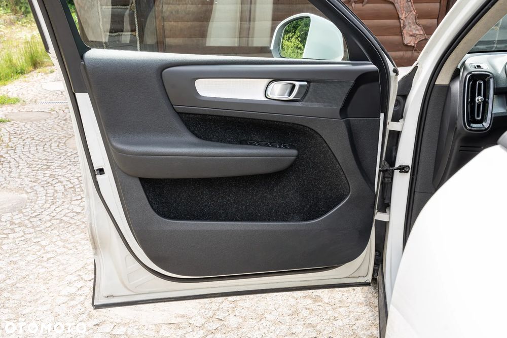 Volvo XC 40 D3 Momentum Pro - 21