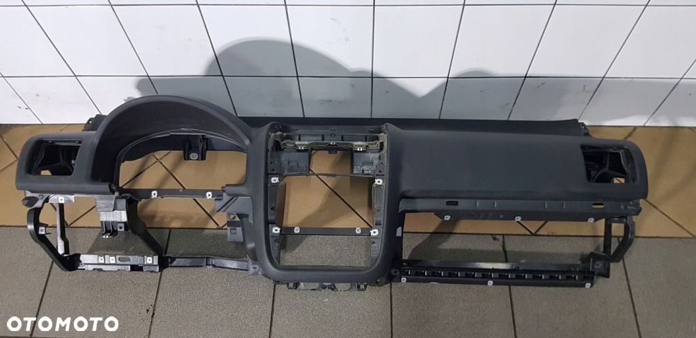Volkswagen Golf V Deska Rozdzielcza Europa - 1