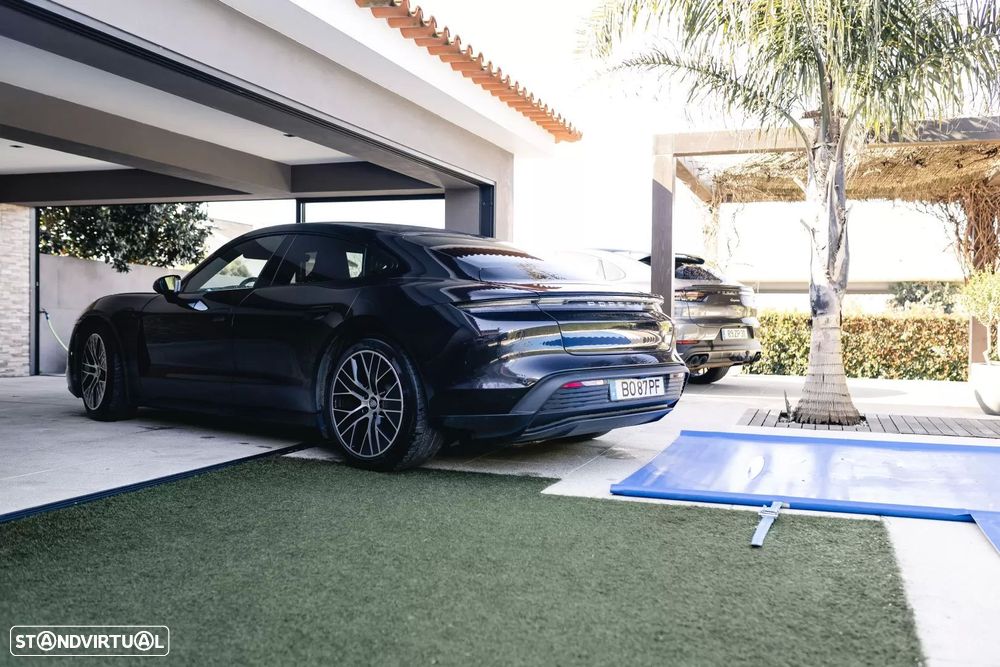 Porsche Taycan Standard - 41