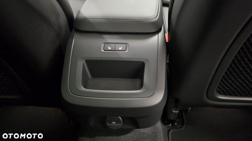 Volvo V60 B4 B DKG Plus Dark - 19