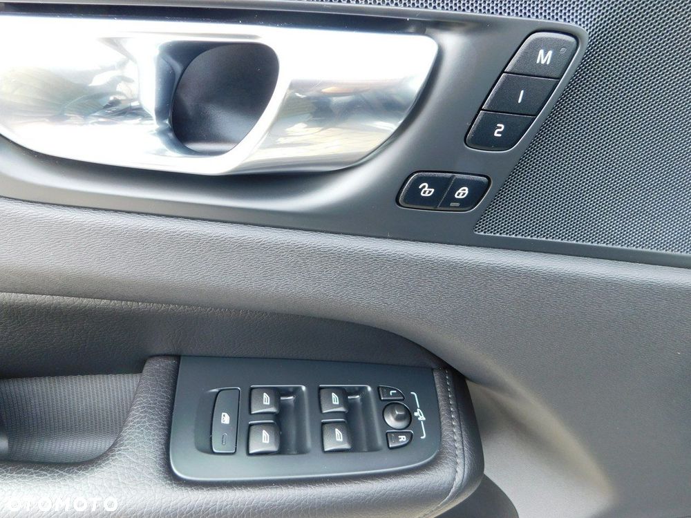 Volvo XC 60 T5 Inscription - 17