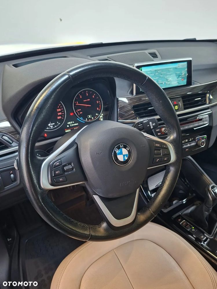 BMW X1 xDrive18d xLine - 25