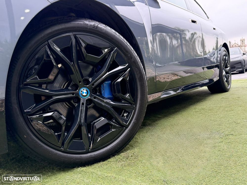 BMW iX xDrive 40 Pack Desportivo - 3