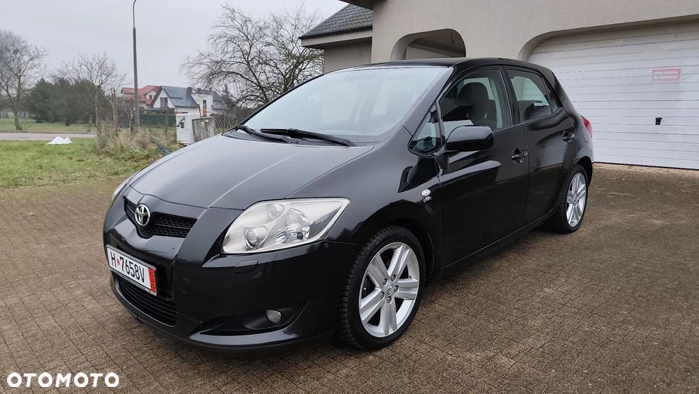 Toyota Auris 2.2 D-4D D-CAT - 1