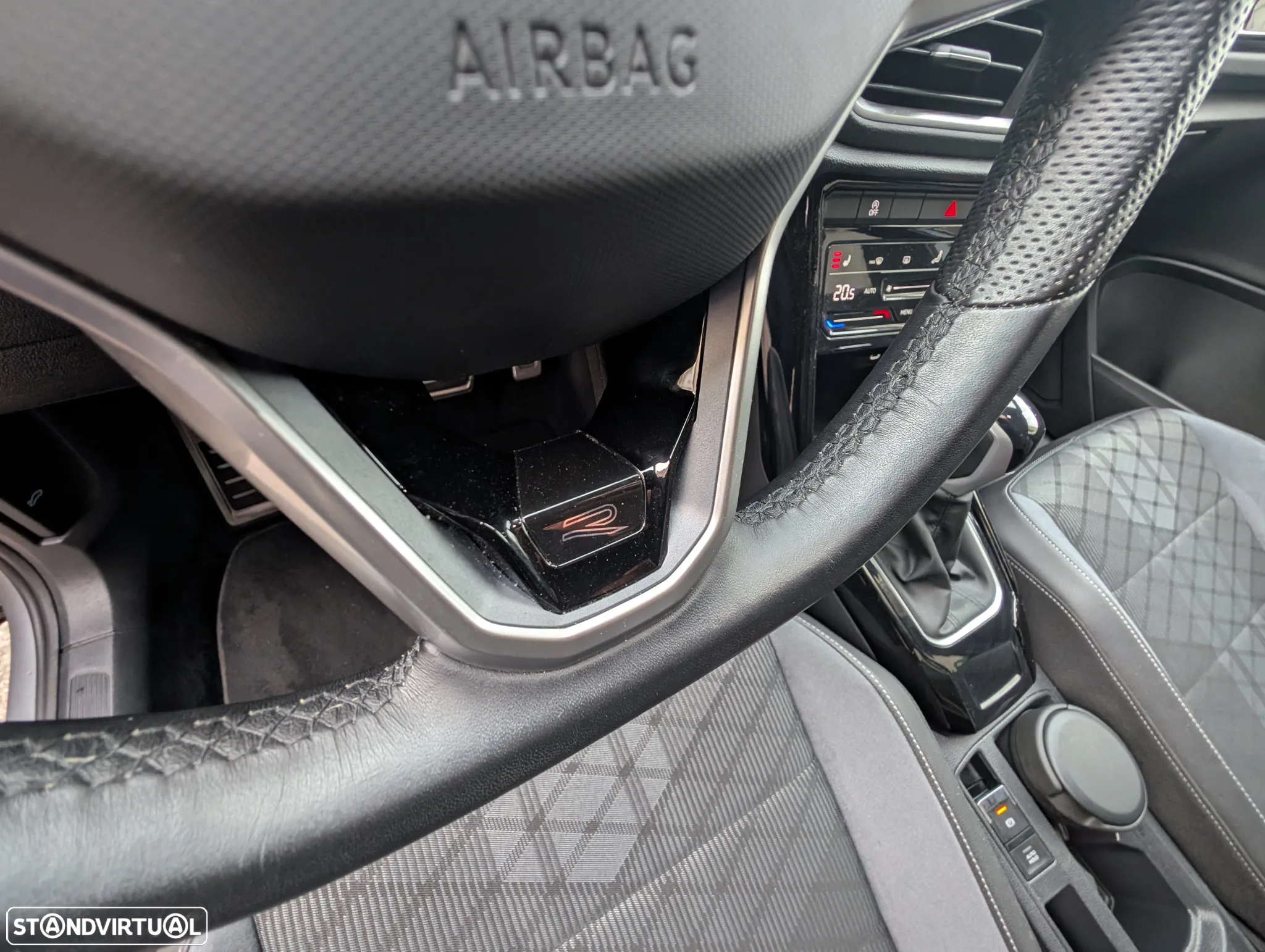 VW T-Roc 2.0 TDI R-Line DSG - 13