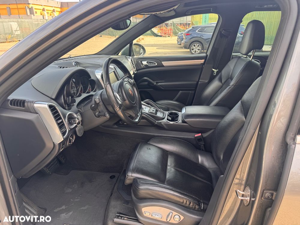 Porsche Cayenne 3.0TD TipTronic - 13