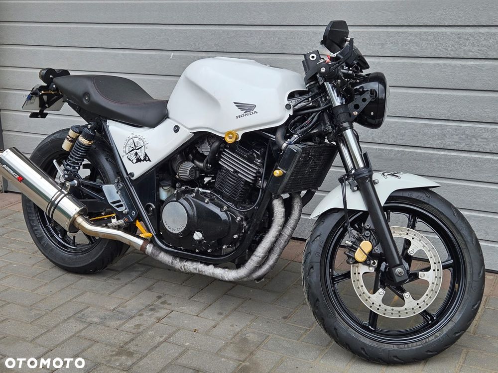 Honda CB - 1