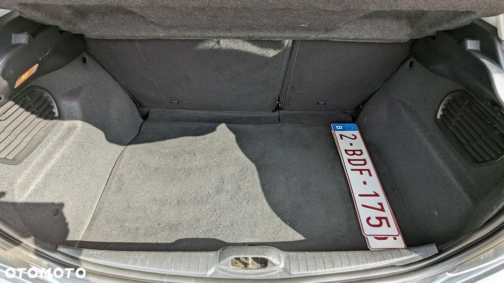 Peugeot 208 - 34