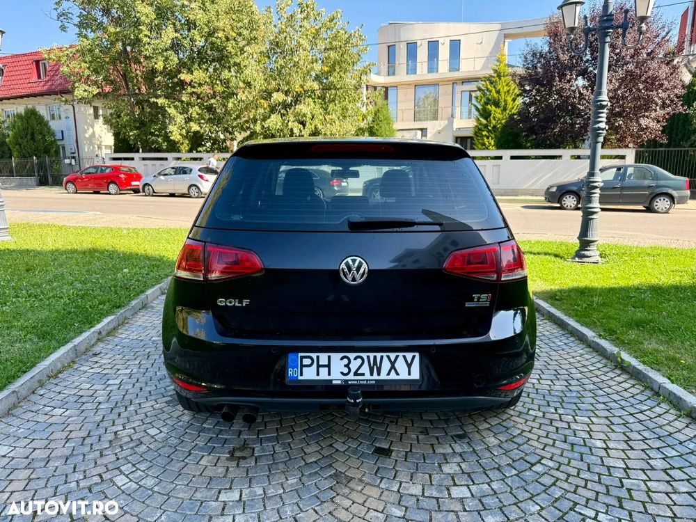 Volkswagen Golf - 6