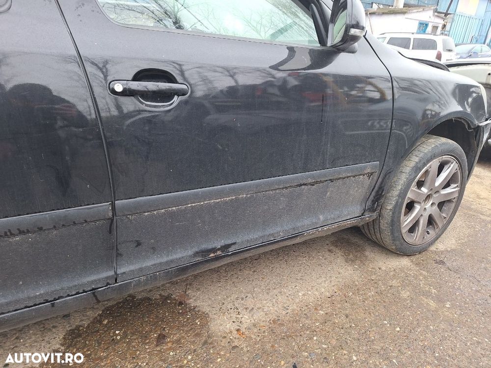 Usa portiera fata dreapta SKODA OCTAVIA 2 Facelift 2004 - 2013 , cu rugina - 1