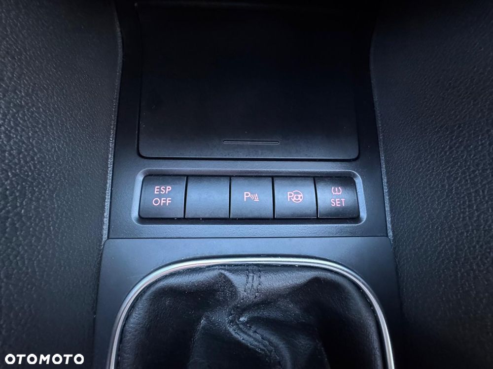 Volkswagen Golf 1.6 Goal - 34