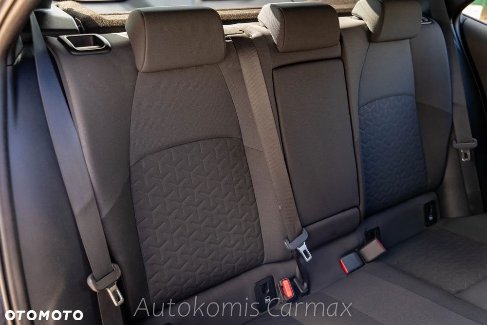 Toyota Corolla 1.8 Hybrid Comfort - 22