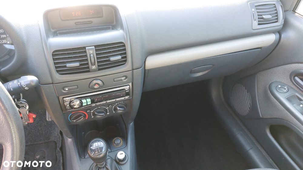 Renault Clio - 8