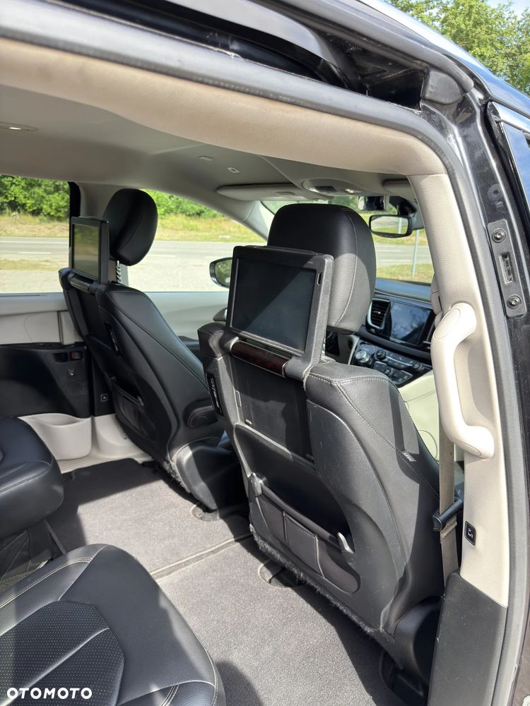 Chrysler Pacifica - 18