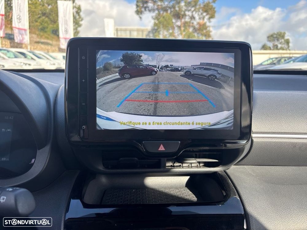 Toyota Yaris Cross 1.5 HDF Comfort Plus - 21