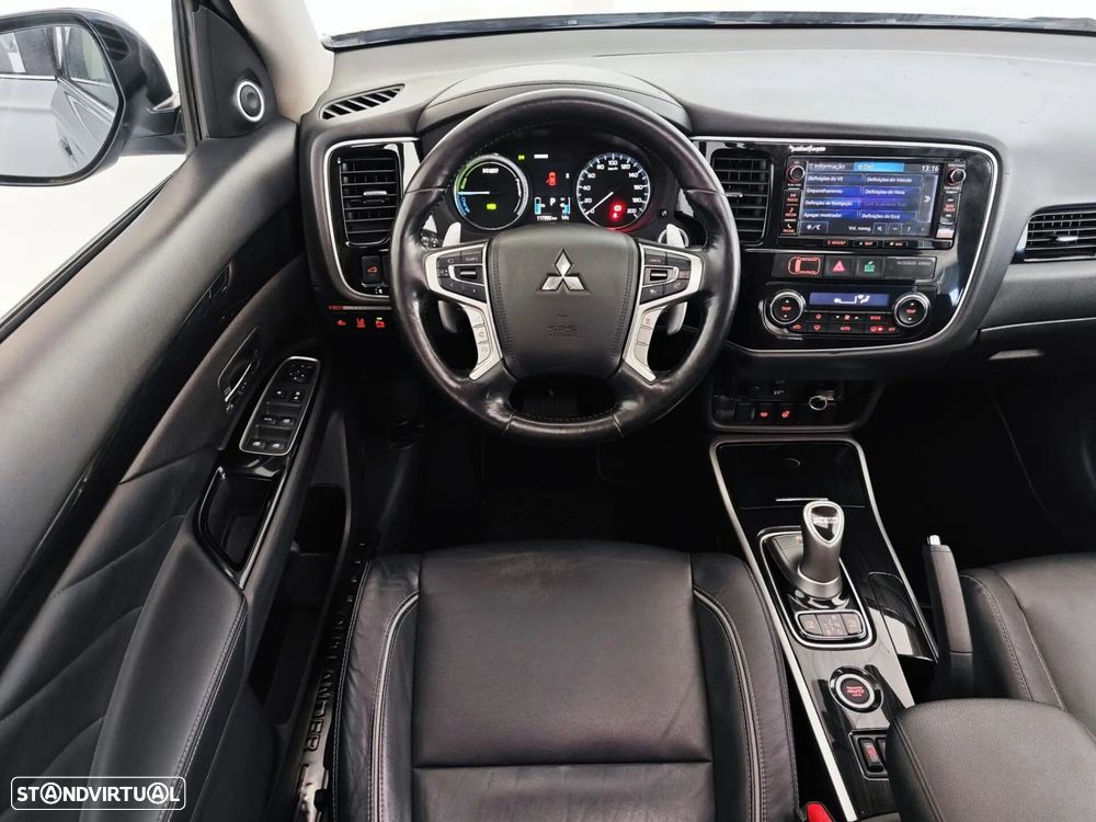 Mitsubishi Outlander - 48