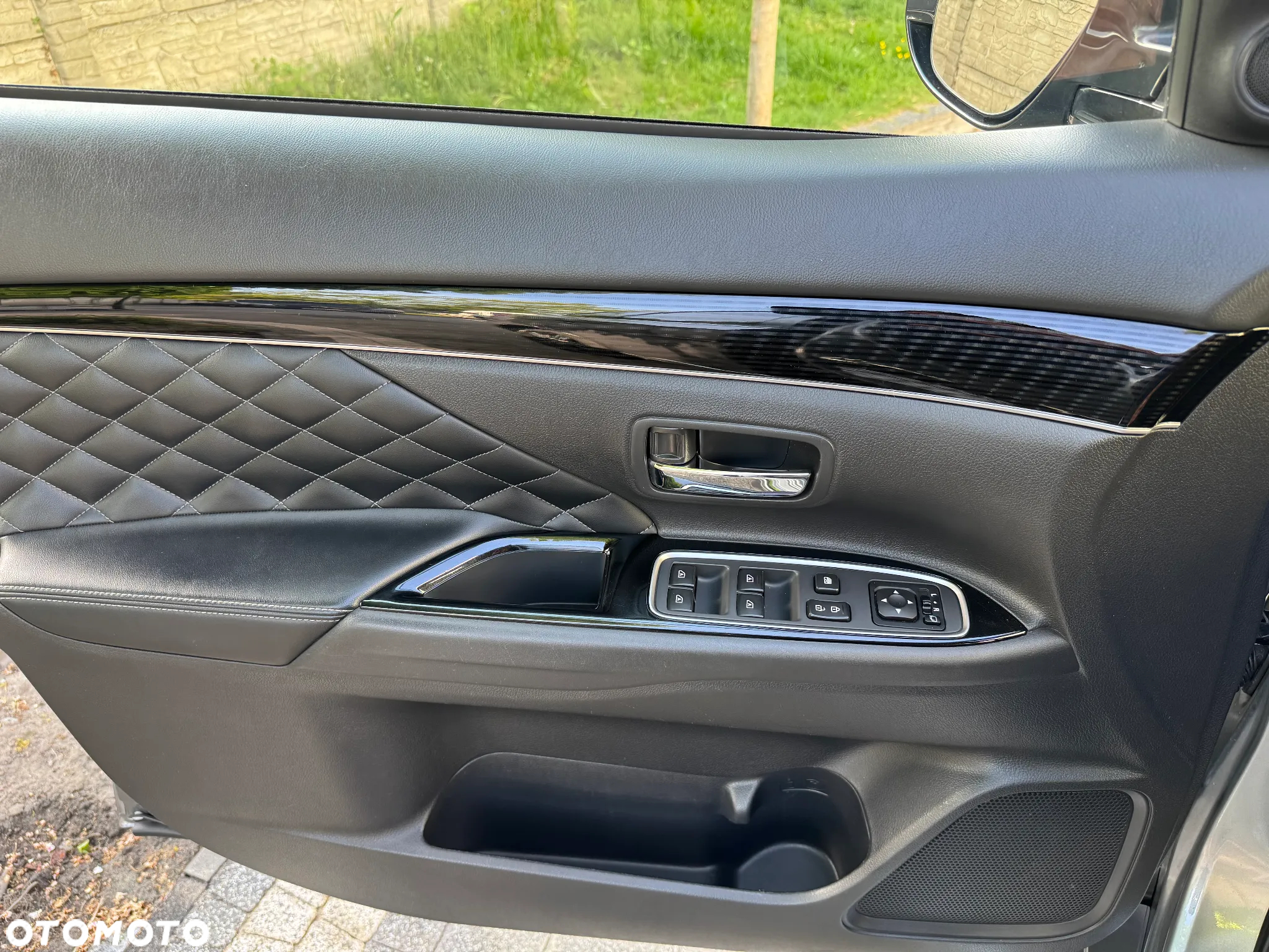 Mitsubishi Outlander - 15