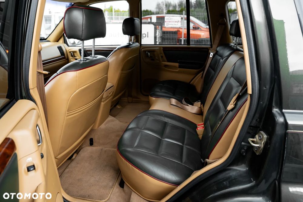 Jeep Grand Cherokee - 21