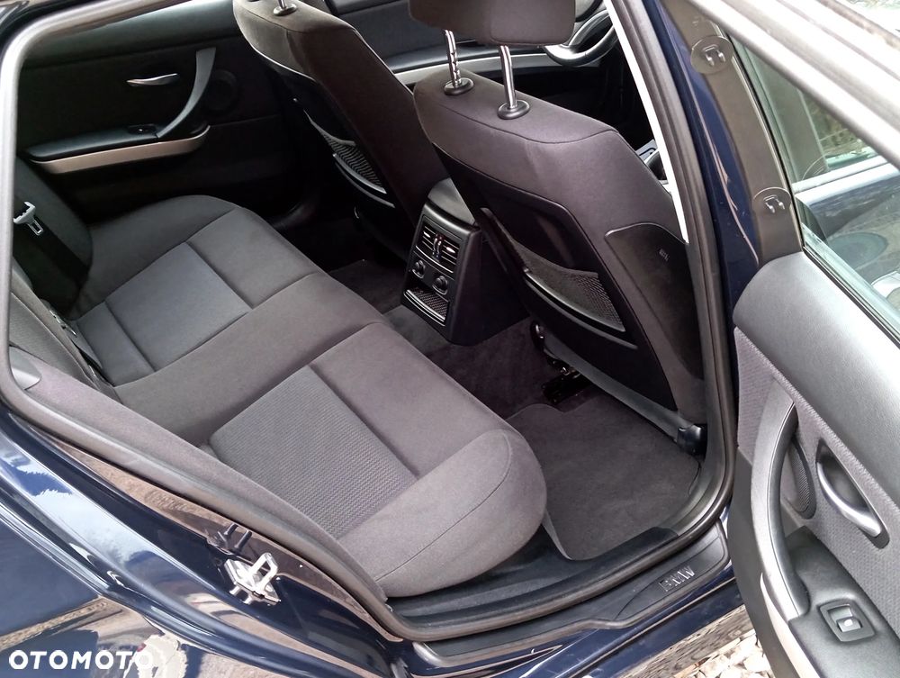 BMW Seria 3 318i Edition Sport - 18