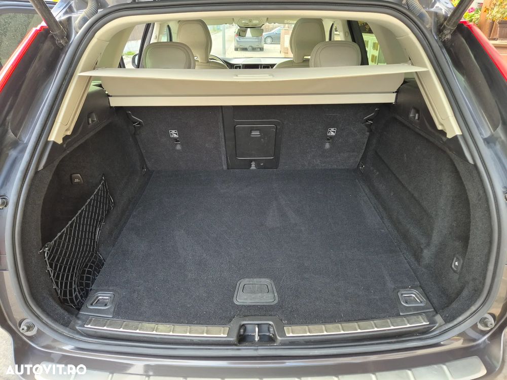 Volvo XC 60 B5 MHEV AWD Inscription - 4