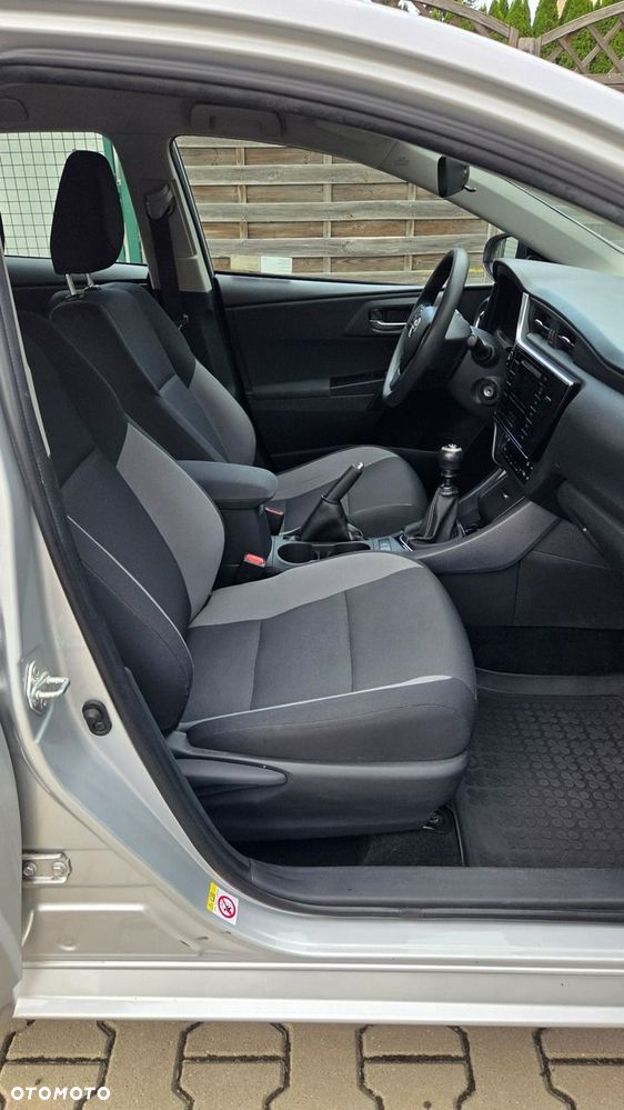 Toyota Auris 1.4 D-4D Active - 21