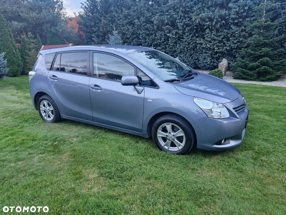 Toyota Verso 2011 photo 3
