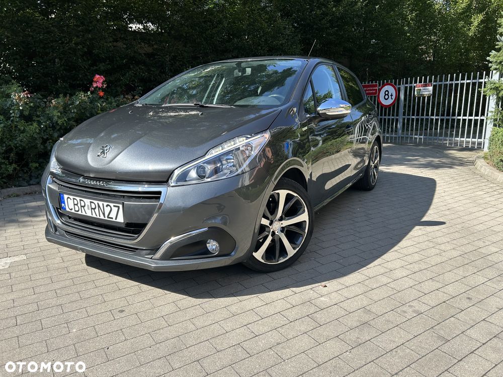 Peugeot 208 - 1