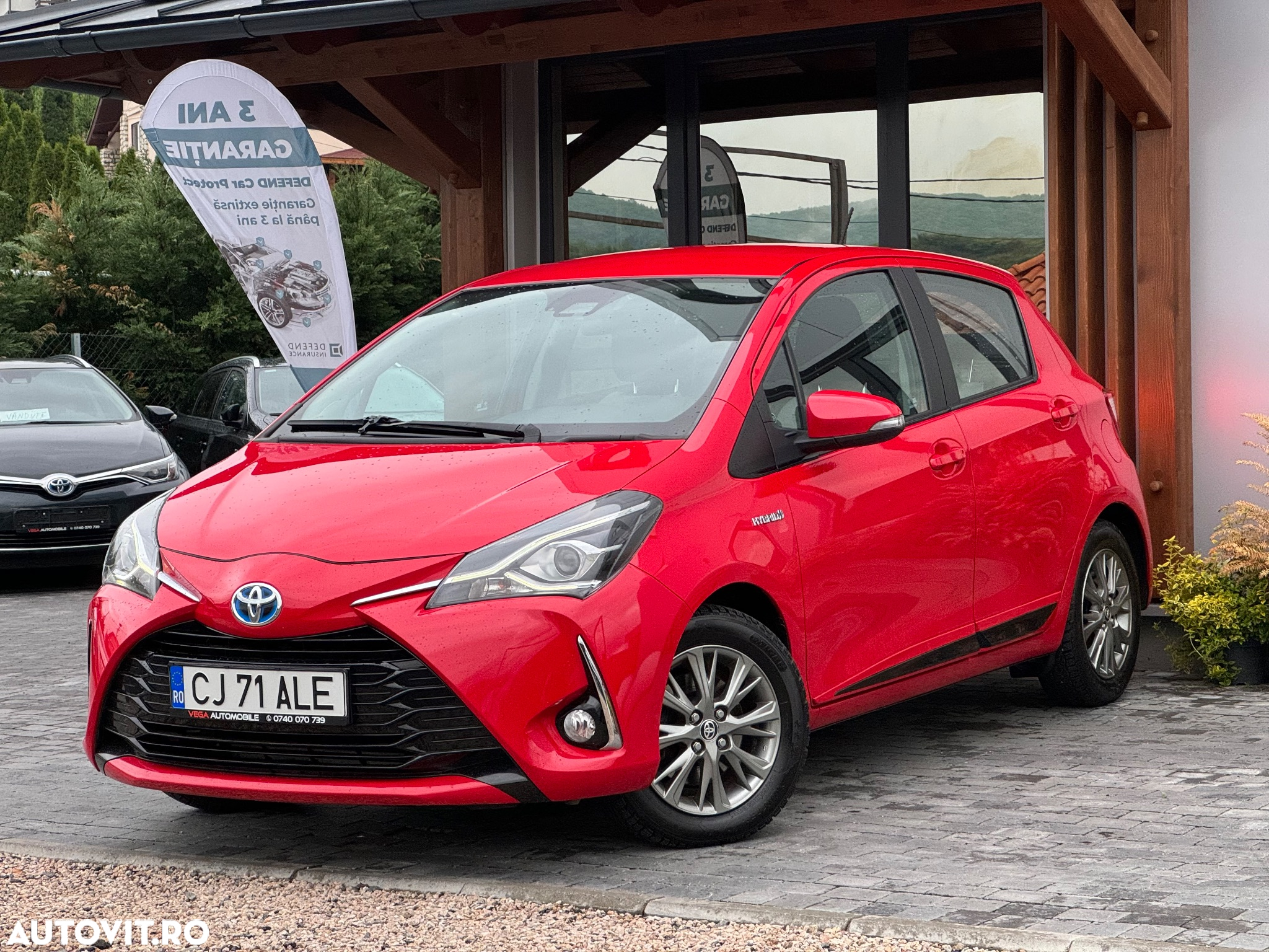Toyota Yaris 1.5 VVT-i HSD Terra - 2