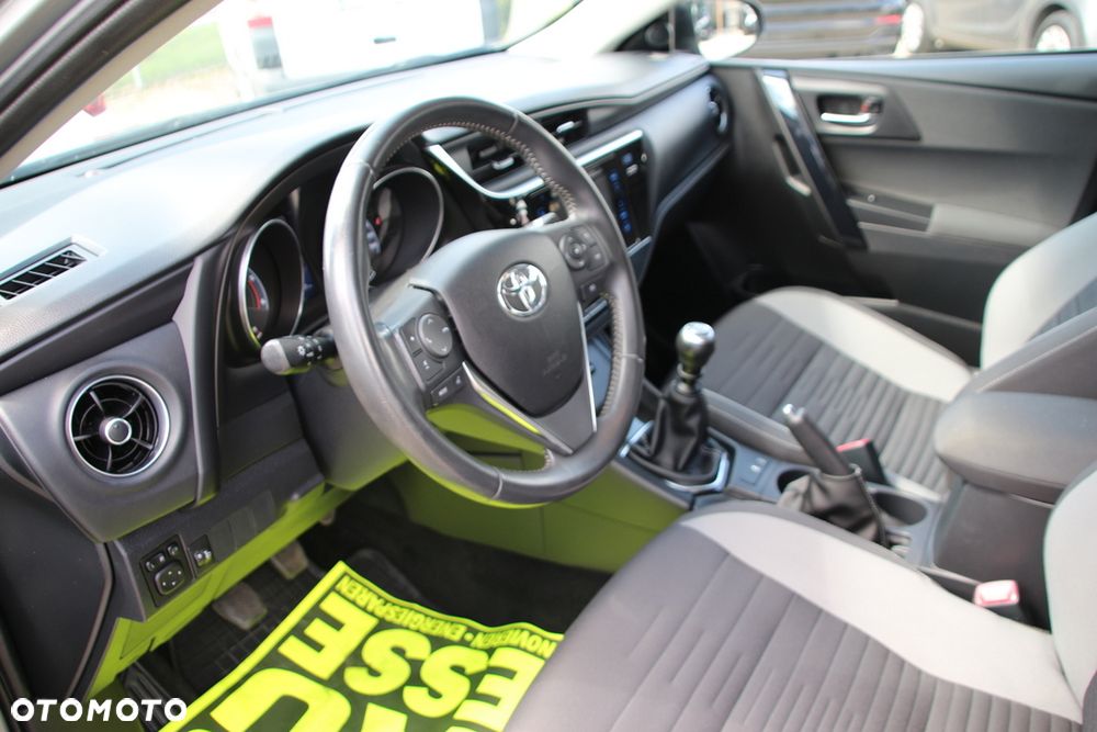 Toyota Auris 1.6 D-4D Premium - 11