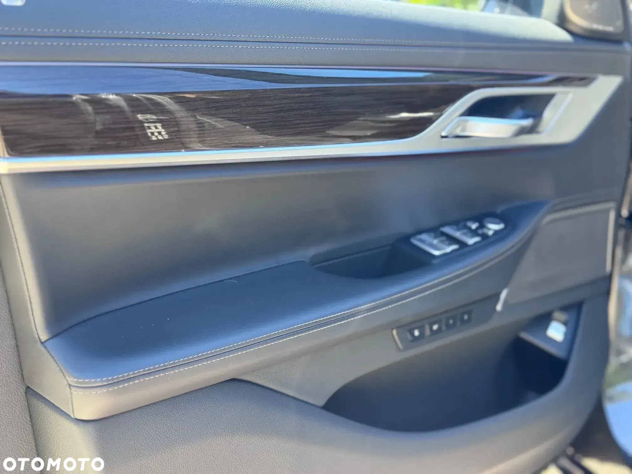 BMW Seria 7 - 16