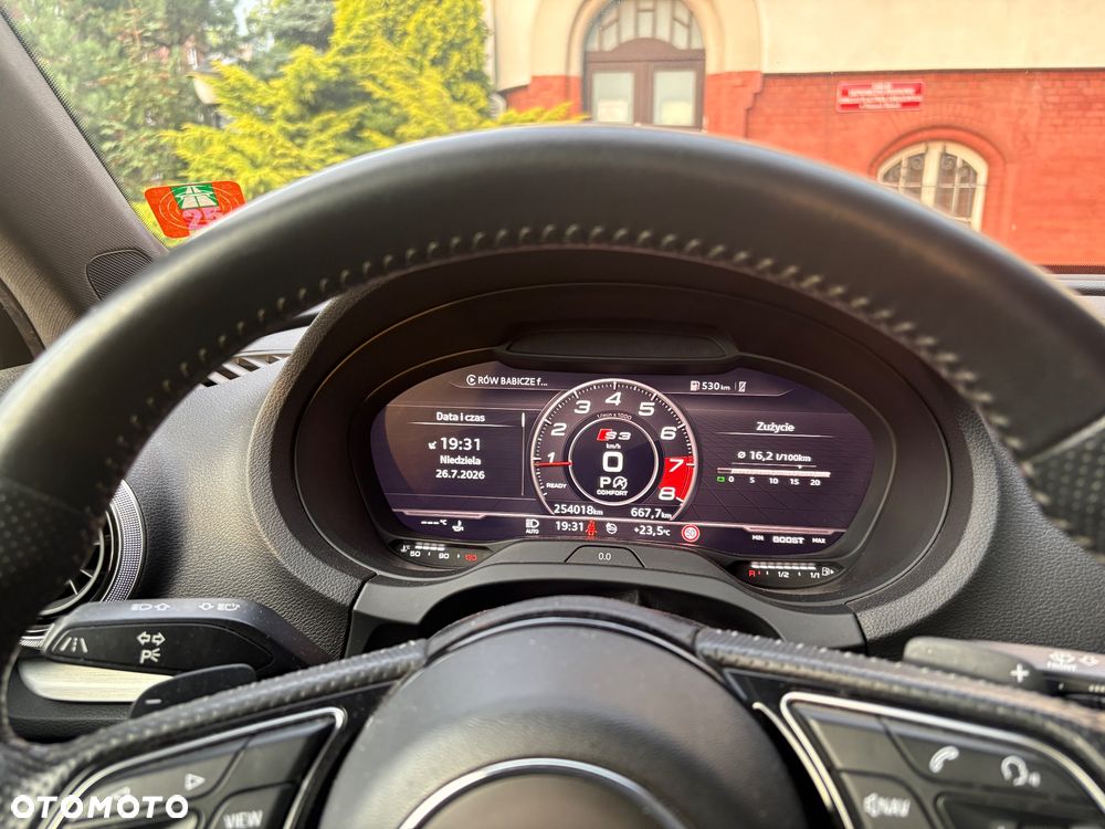 Audi S3 S tronic - 11