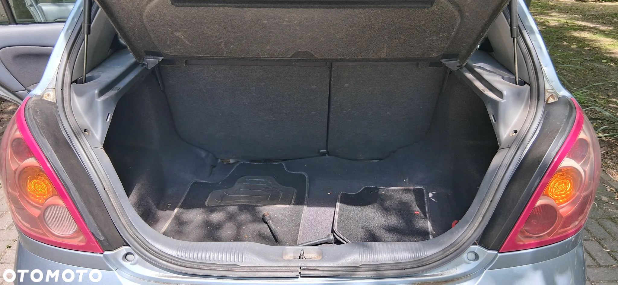 Nissan Almera - 5