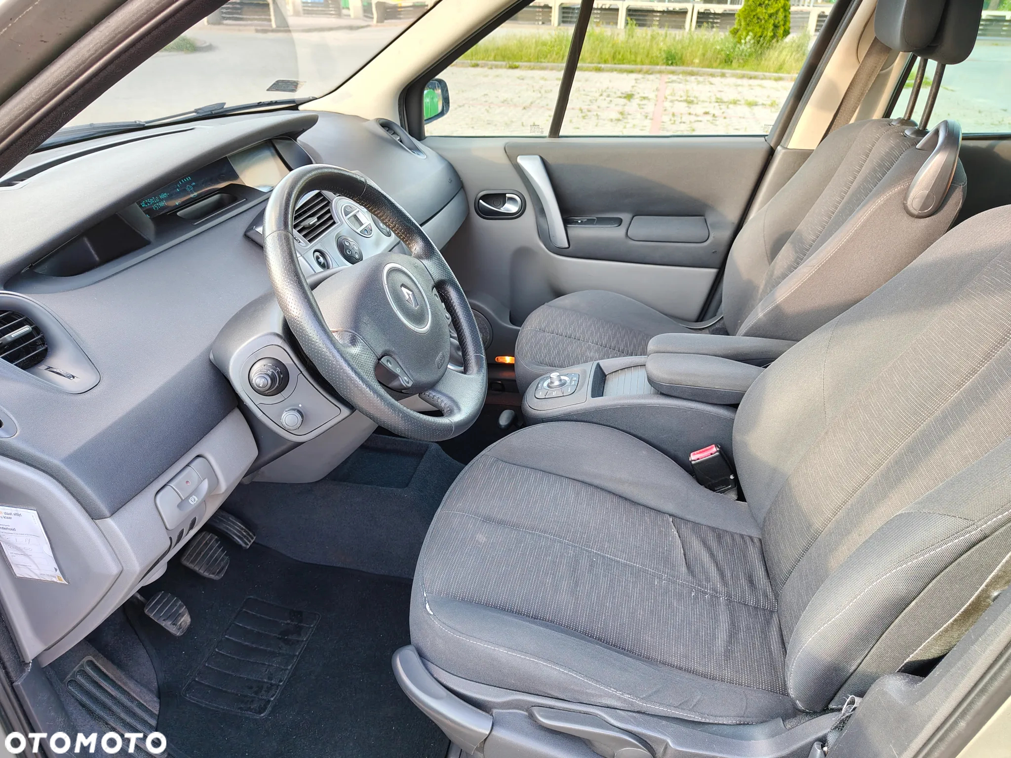 Renault Scenic 2.0 dCi Expression - 28