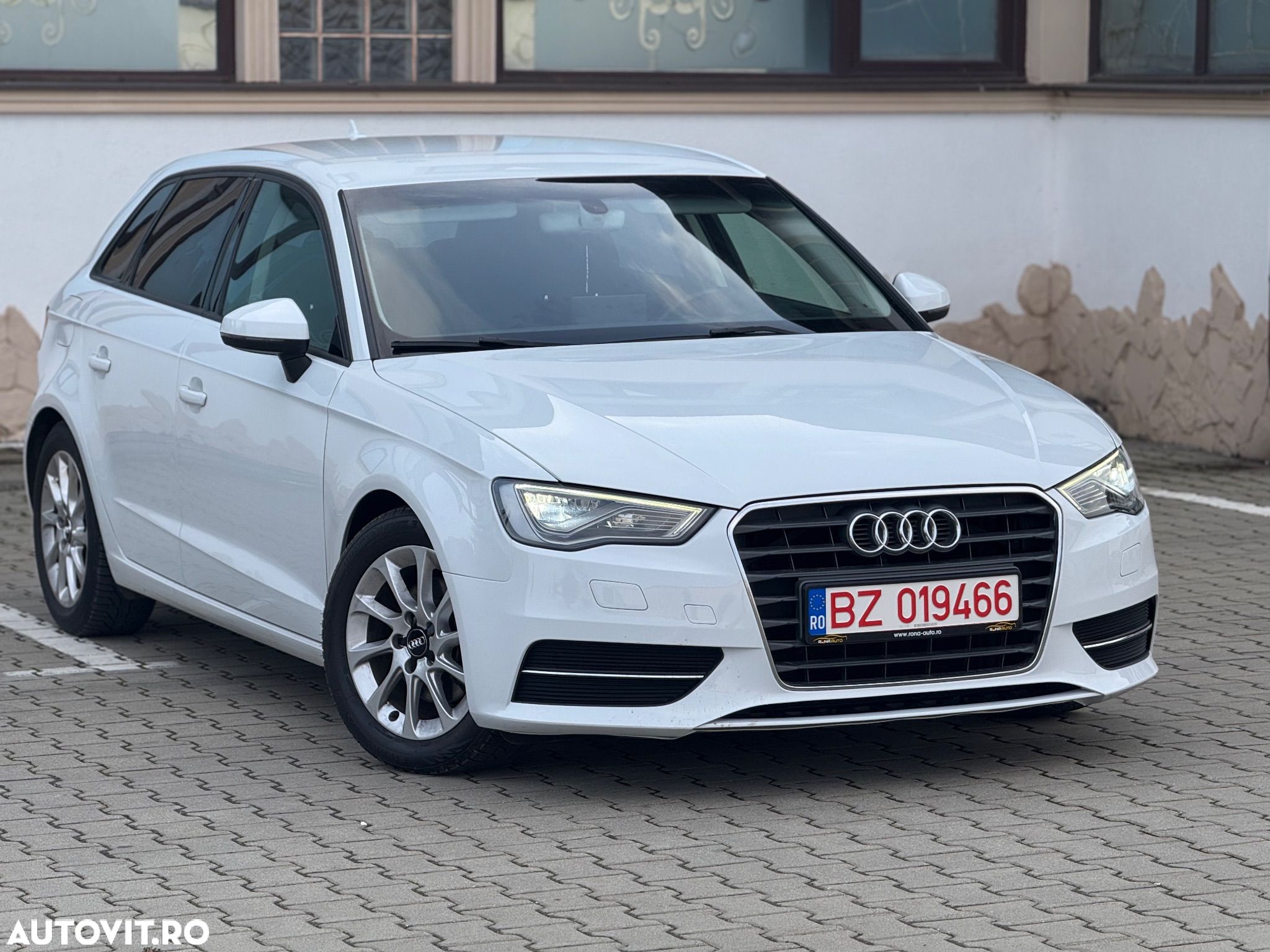 Audi A3 1.6 TDI Sportback (clean diesel) S tronic Attraction - 1