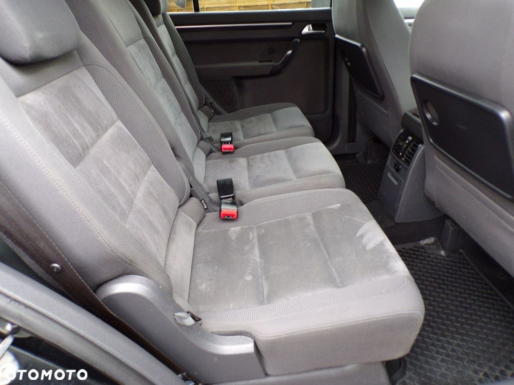 Volkswagen Touran - 34