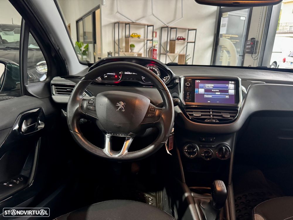 Peugeot 208 1.2 PureTech Style - 15
