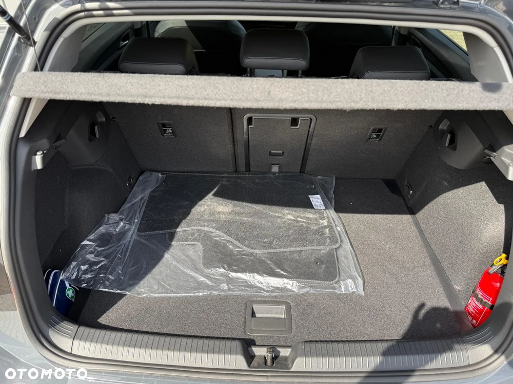 Volkswagen Golf VIII 1.5 TSI Life Plus - 17