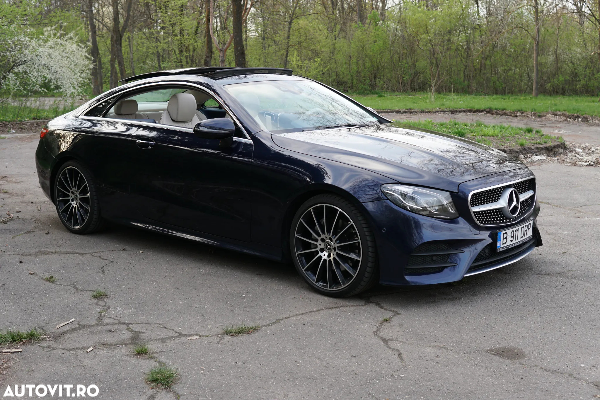 Mercedes-Benz E 200 Coupe 9G-TRONIC AMG Line - 2