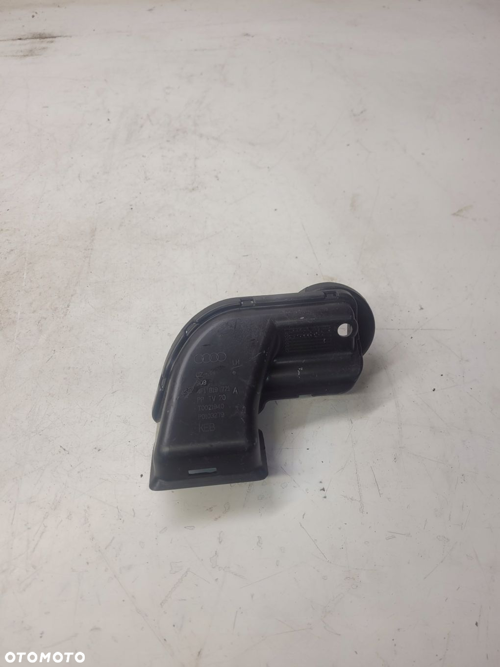 WLOT KIEROWNICA POWIETRZA AUDI A6 C6 4F1819721A - 2